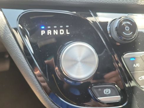 New 2026 Chrysler Pacifica Select FWD image 38