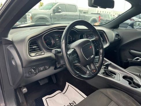 Used 2018 Dodge Challenger R/T w/ Driver Convenience Group RWD image 9