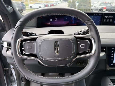 Used 2025 Lincoln Navigator Reserve w/ Jet Appearance Package image 27