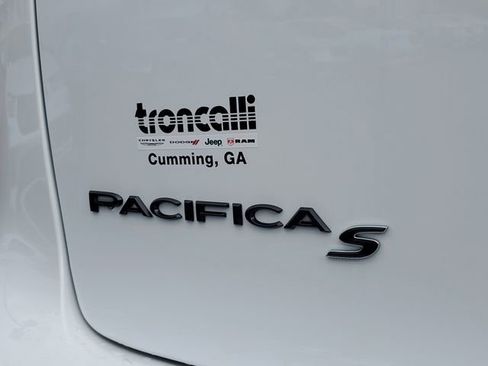 New 2026 Chrysler Pacifica Limited w/ S Appearance Package image 8