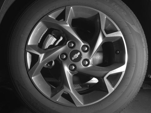 Used 2025 Chevrolet Trax LT image 12