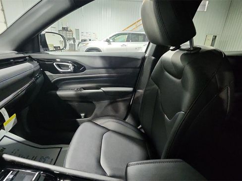 New 2026 Jeep Compass Limited image 11