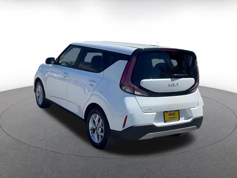 Used 2025 Kia Soul LX w/ LX Technology Package FWD image 11