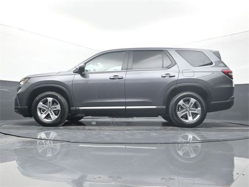 Used 2025 Honda Pilot EX-L image 9