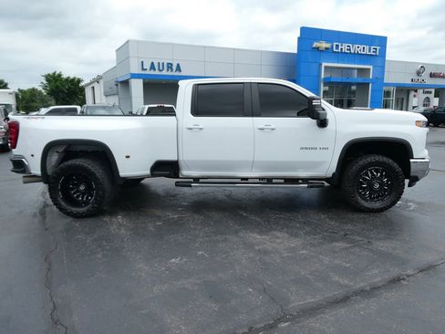 Used 2025 Chevrolet Silverado 3500 LT w/ Leather Package AWD/4WD image 4