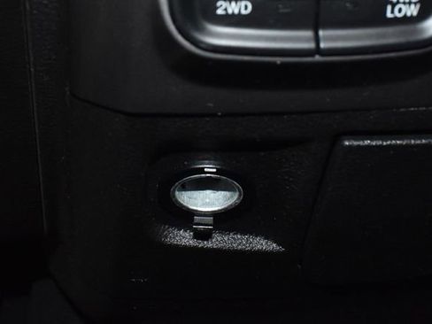 Used 2023 RAM 1500 Classic SLT image 27