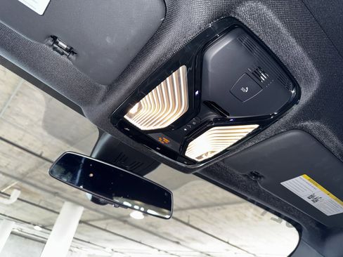 Used 2021 BMW X5 sDrive40i w/ M Sport Package image 31