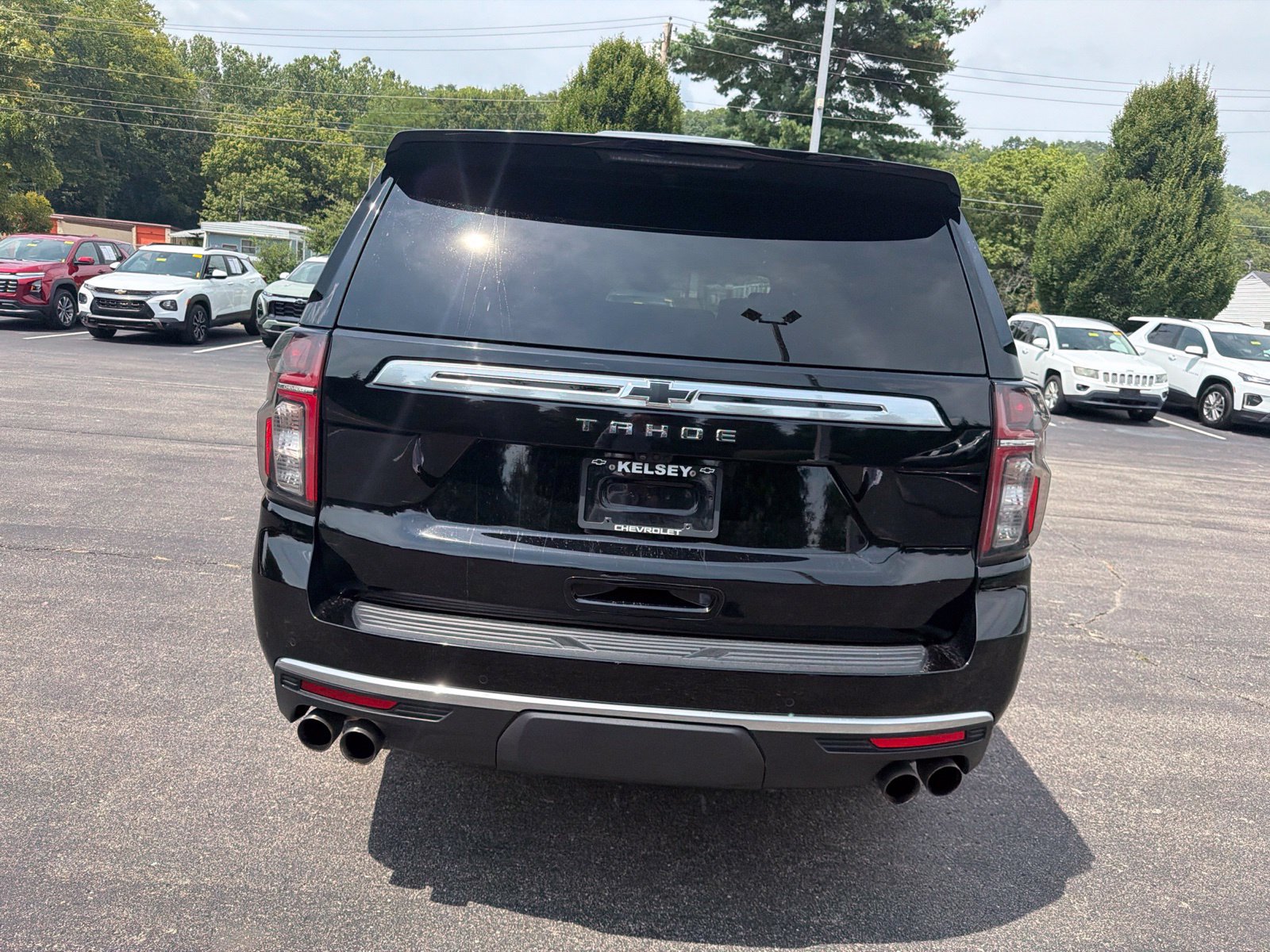 Used 2022 Chevrolet Tahoe High Country w/ Premium Package AWD/4WD image 4