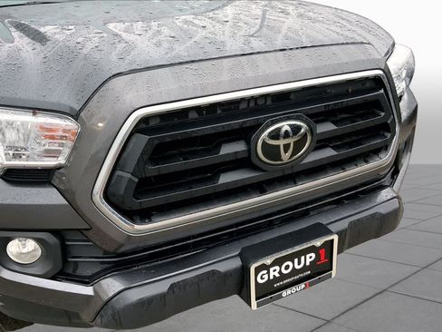 Used 2022 Toyota Tacoma SR5 RWD image 29