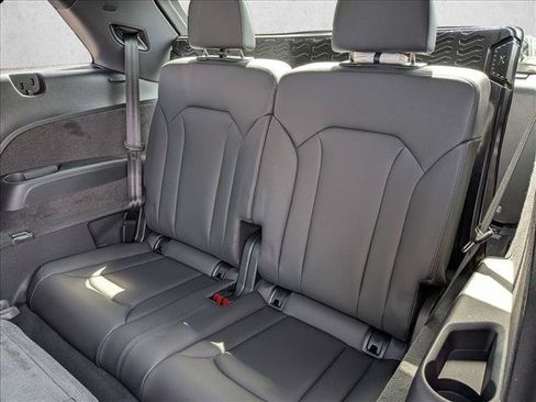 New 2026 Audi Q7 3.0T Premium Plus AWD/4WD image 18