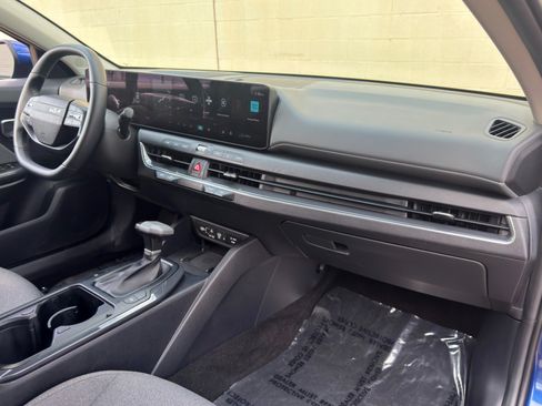 Used 2025 Kia K4 EX FWD image 12