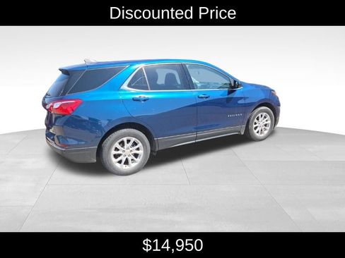 Used 2020 Chevrolet Equinox LT w/ LPO, Floor Liner Package FWD image 3