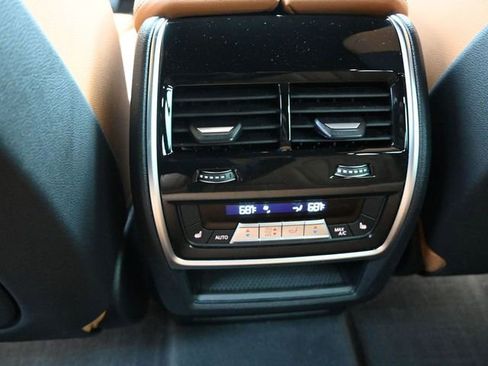 Used 2022 BMW X5 xDrive40i w/ Premium Package image 16