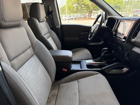 Used 2022 Nissan Frontier SV w/ Technology Package RWD image 30