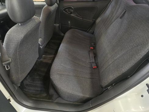 Used 2002 Chevrolet Cavalier Sedan FWD image 9
