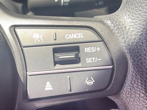 Used 2024 Honda HR-V LX image 16