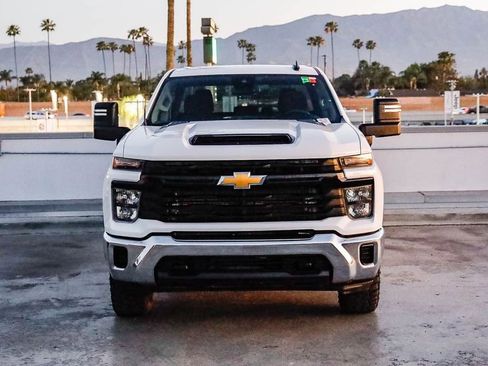 Used 2024 Chevrolet Silverado 2500 W/T w/ WT Convenience Package image 3