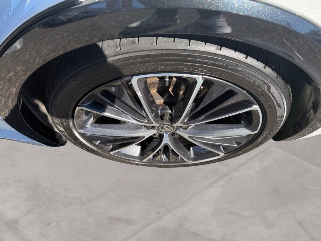 Used 2025 Toyota Prius XLE AWD/4WD image 14