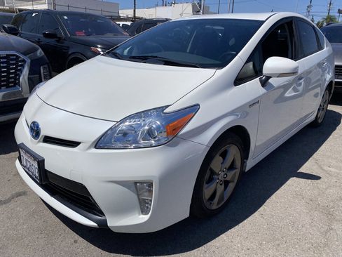Used 2015 Toyota Prius Persona Series FWD image 2