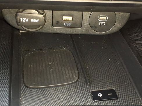 Used 2025 Hyundai Elantra SEL image 6