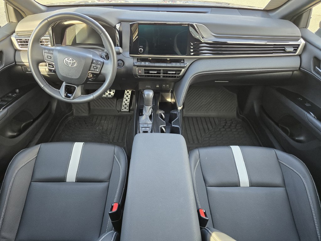 Used 2025 Toyota Camry SE FWD image 15