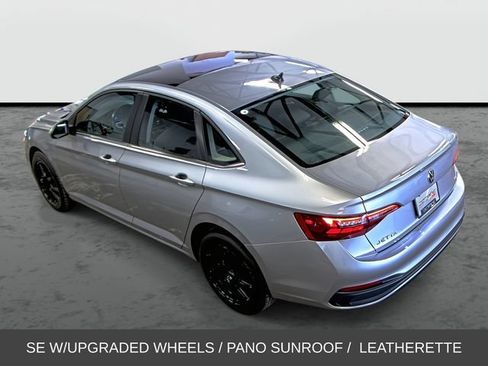 Used 2024 Volkswagen Jetta SE w/ Panoramic Sunroof Package FWD image 2