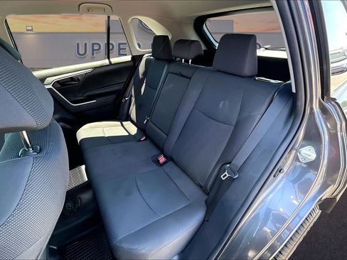 Used 2021 Toyota RAV4 LE AWD/4WD image 26