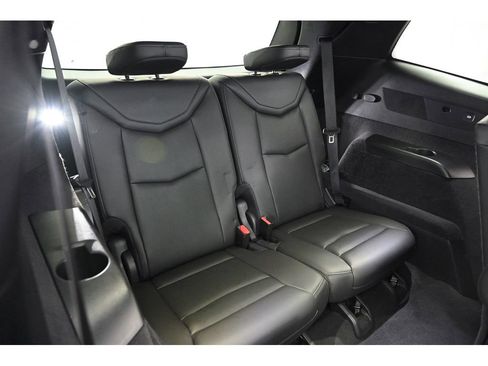 Used 2025 Cadillac XT6 Premium Luxury image 19