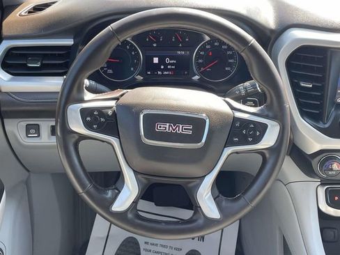 Used 2023 GMC Acadia SLT FWD image 15
