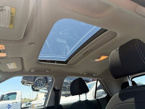 Used 2024 Hyundai Venue SEL FWD image 7