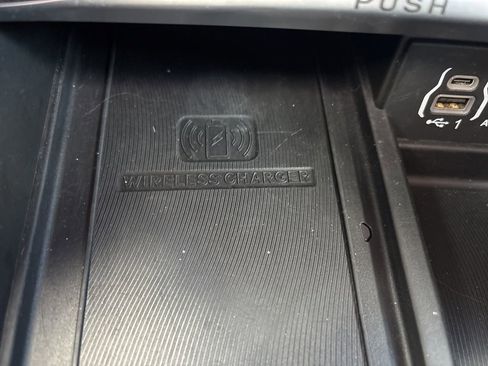 Used 2022 Chrysler Pacifica Pinnacle FWD image 26