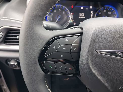 Used 2022 Chrysler Pacifica Touring-L w/ S Appearance Package image 25