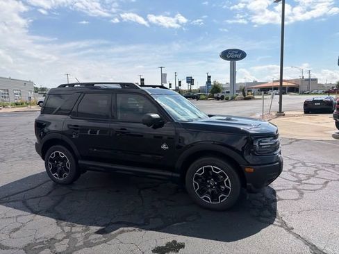 Used 2025 Ford Bronco Sport Outer Banks w/ Outer Banks Tech Package+ AWD/4WD image 3