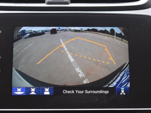 Used 2018 Honda CR-V Touring image 11