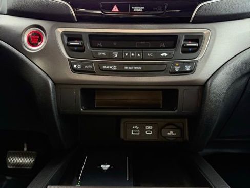 Used 2025 Honda Ridgeline Sport image 23
