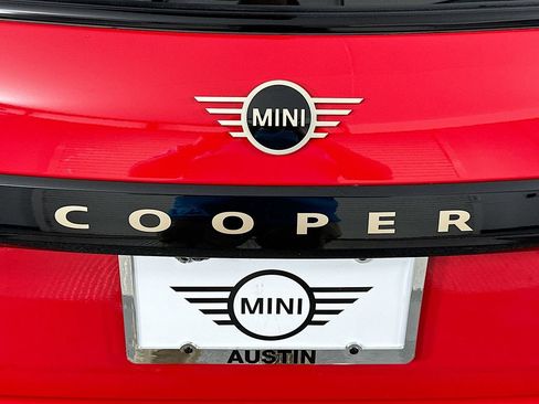 Certified 2025 MINI Cooper 2-Door Hardtop image 21