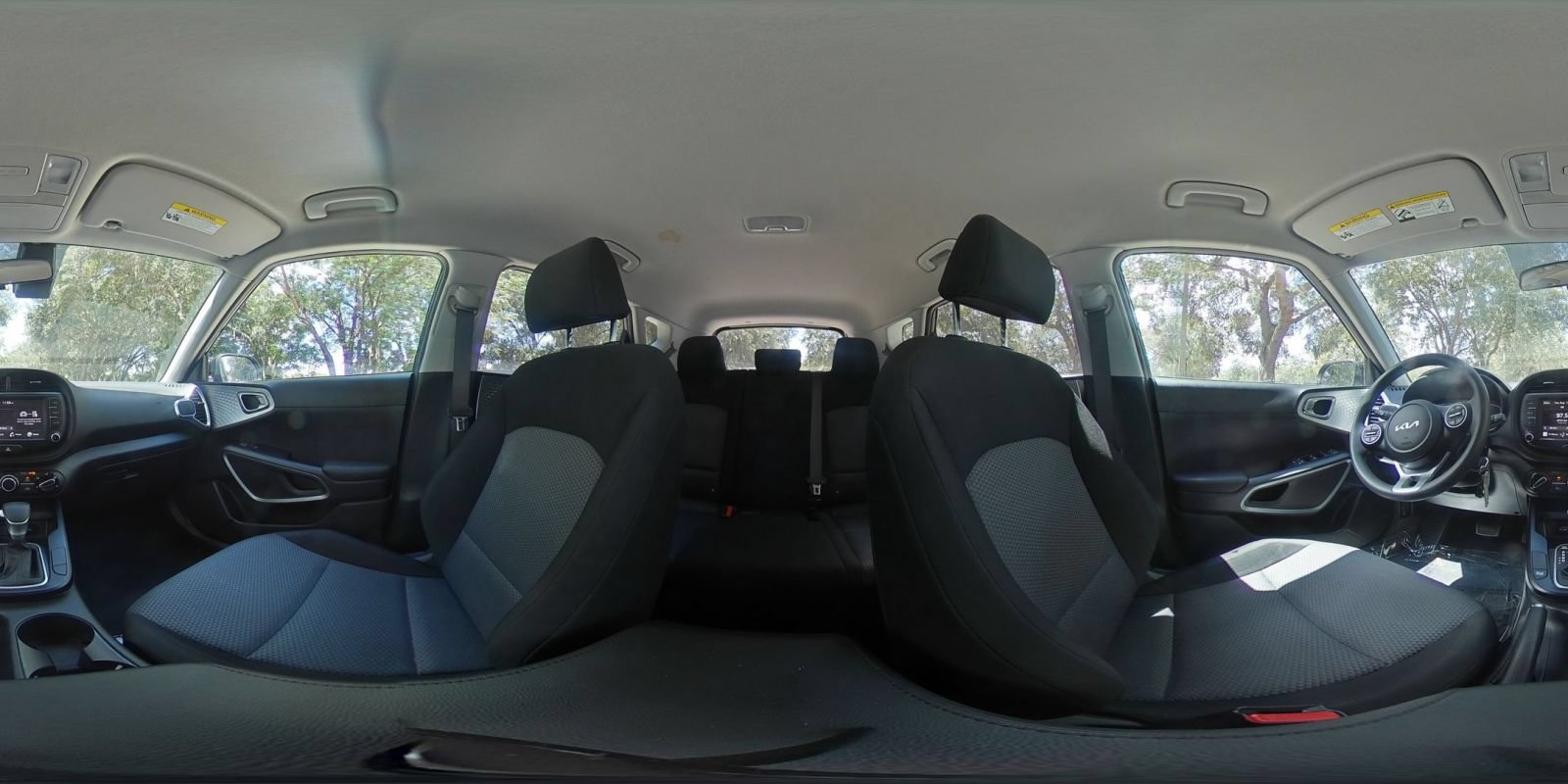 Used 2025 Kia Soul LX w/ LX Technology Package FWD image 39