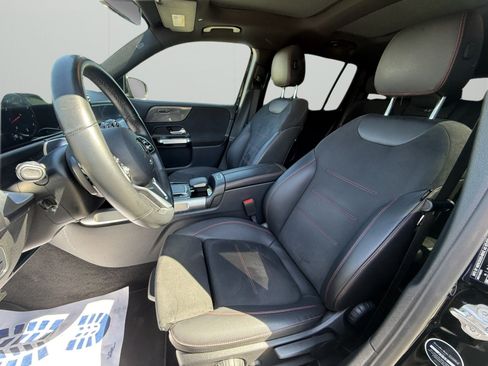 Used 2022 Mercedes-Benz GLB 250 4MATIC image 7