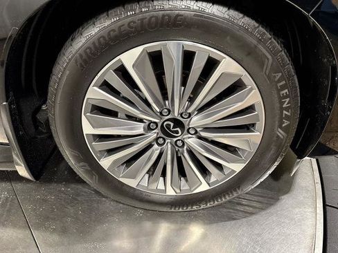 Certified 2025 INFINITI QX80 Luxe image 14