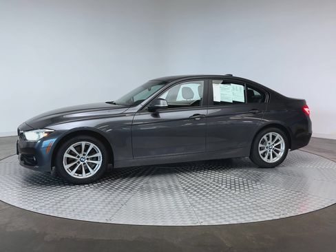 Used 2018 BMW 320i xDrive Sedan w/ Convenience Package AWD/4WD image 5