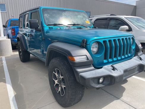 Used 2019 Jeep Wrangler Unlimited Sport S AWD/4WD image 3