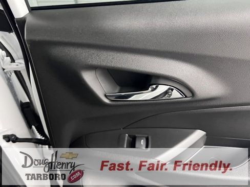 New 2025 Chevrolet Trax LT w/ Sunroof Package image 34