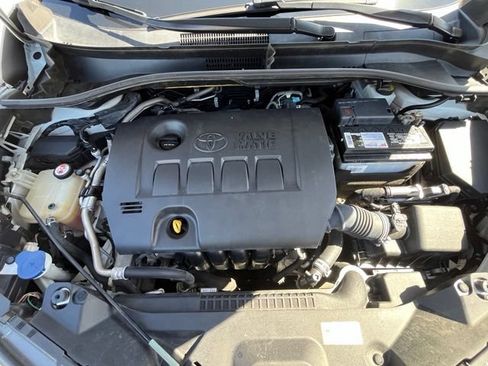 Used 2018 Toyota C-HR XLE FWD image 26