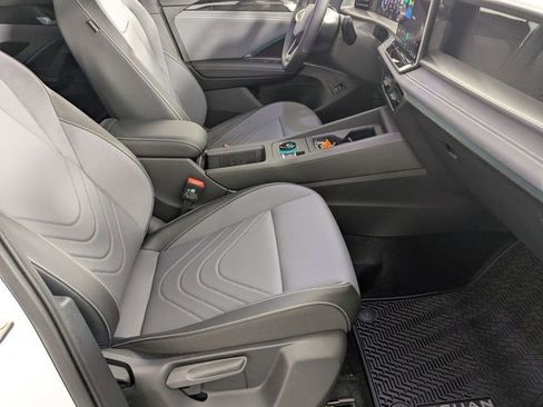 Used 2026 Volkswagen Tiguan SE R-Line image 35