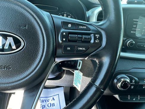Used 2016 Kia Sorento FWD w/ LX Convenience Package image 14