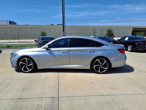 Used 2018 Honda Accord Sport image 3