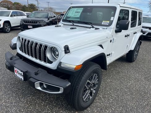 New 2026 Jeep Wrangler Unlimited Sahara w/ Safety Group AWD/4WD image 5