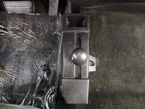 Used 2018 Chevrolet Silverado 1500 Custom w/ Custom Value Package image 17