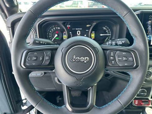 Used 2025 Jeep Wrangler Unlimited Rubicon 4xe image 29