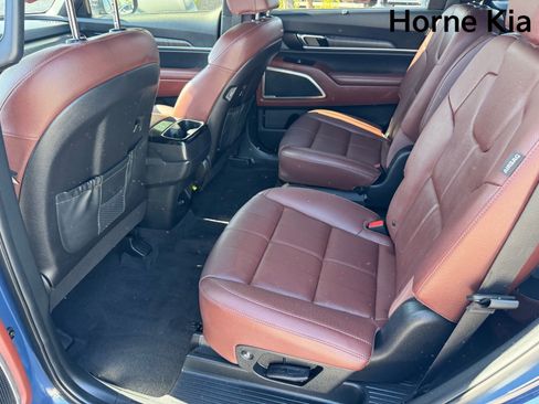 Certified 2024 Kia Telluride EX w/ EX Captain's Chair Package FWD image 12